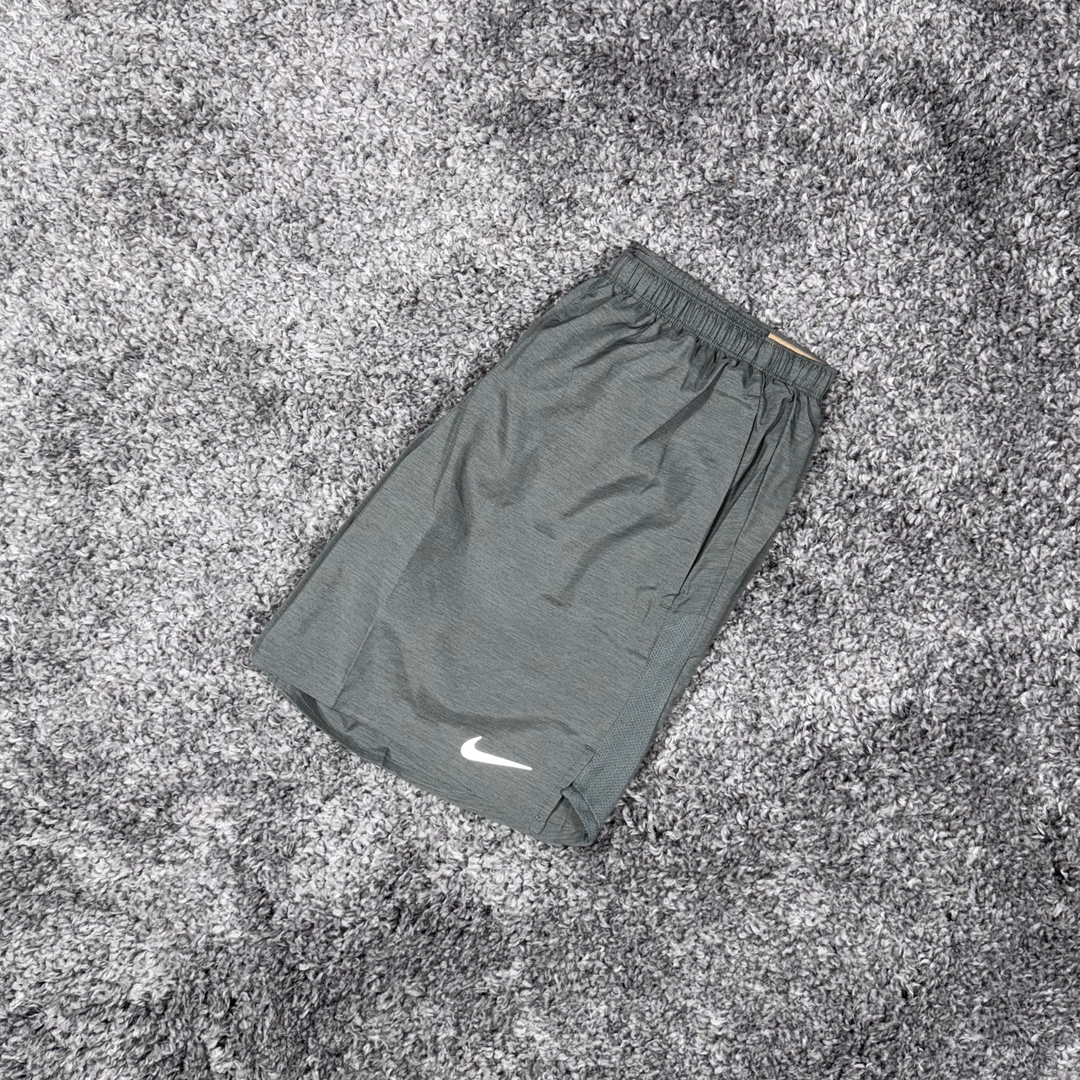 Nike Dri-Fit Challenger Shorts Grey